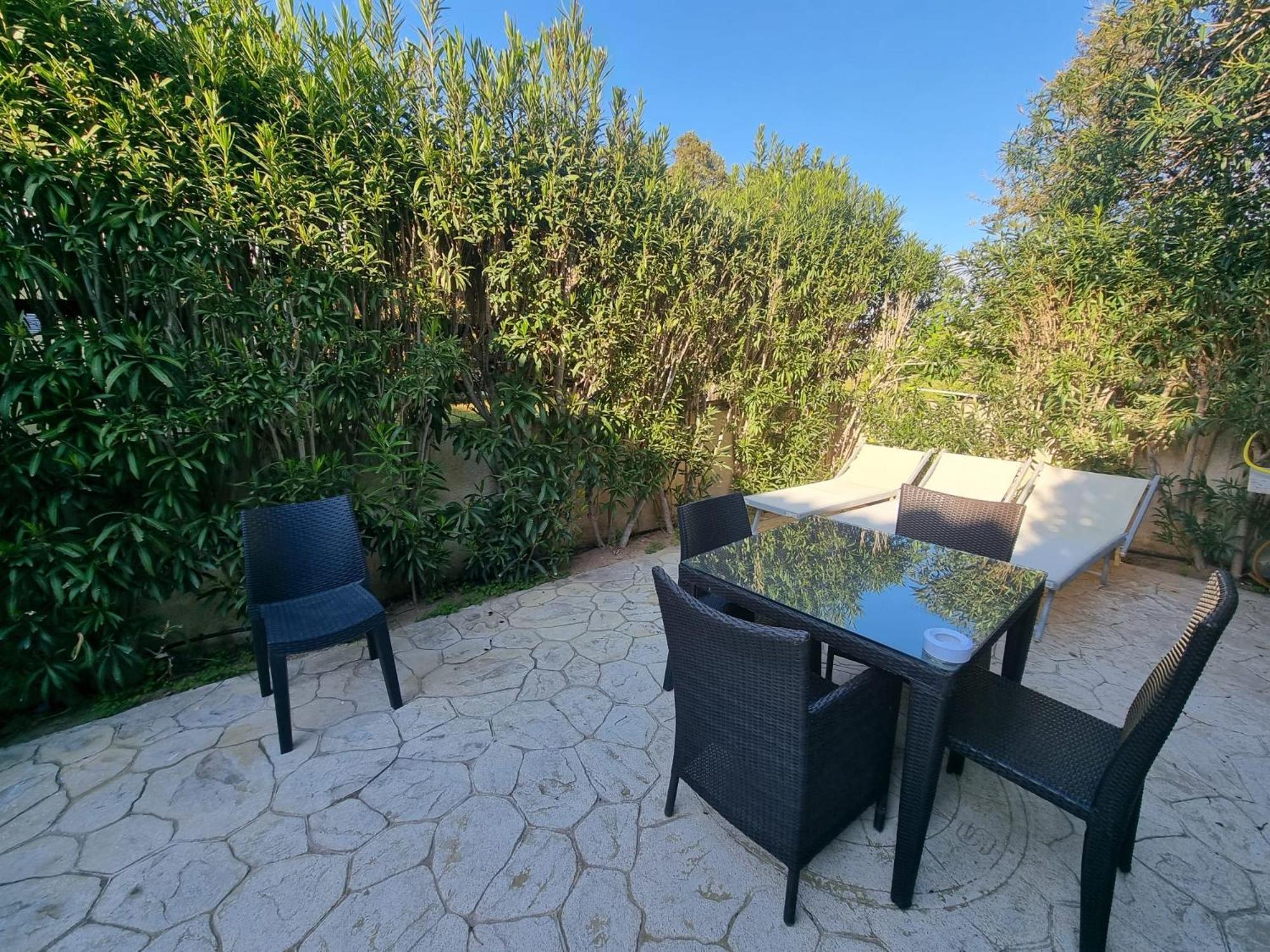 Appartamenti con giardino ad Olbia Esterno foto